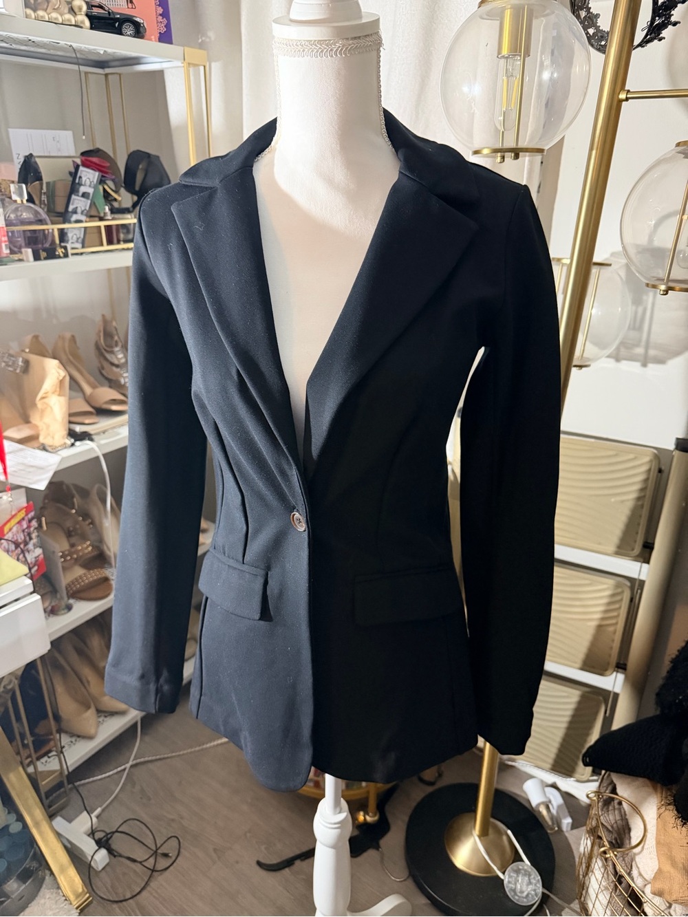 NWOT Banana Republic Black Single-Button Tailored Blazer (stretch material)